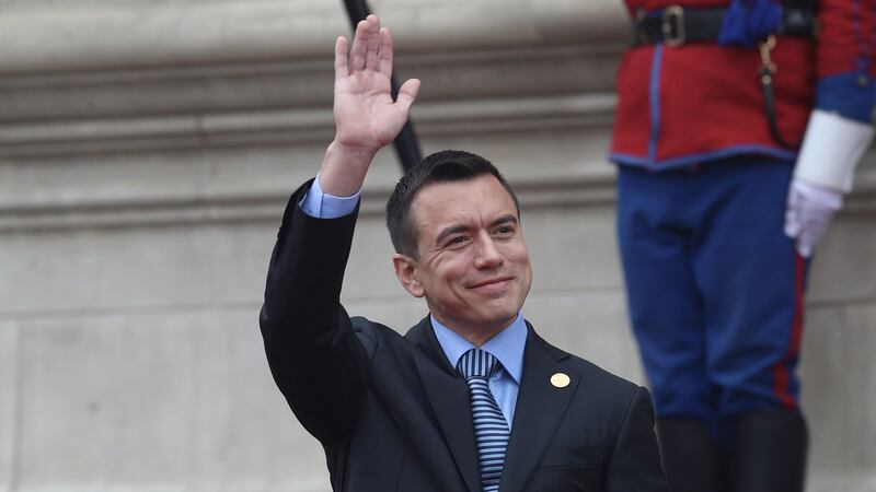 Ecuador reelige a Noboa con 55.62% de los votos; dan por concluidos escrutinios