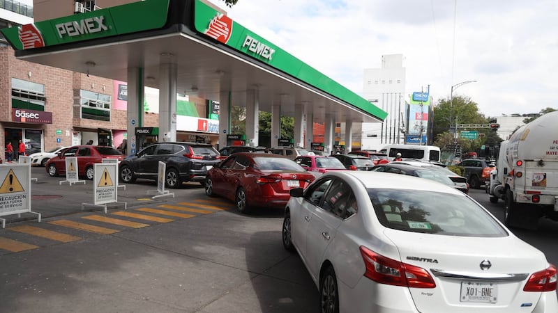 Precio de la gasolina Premium supera los 30 pesos por litro en algunos municipios del país