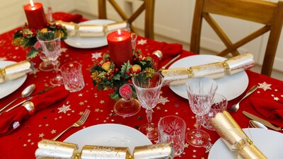 La cena de navidad está por celebrarse, ¿o más barata o más cara?