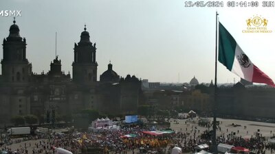 El Zócalo capitalino comienza a llenarse con la 'marea rosa'