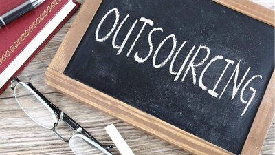 Algunos miembros de la IP se comprometieron a regularizar la figura del outsourcing