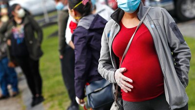 El estudio muestra que no hubo daño en aquellas que se inscribieron al ensayo sin saber que estaban esperando un bebé