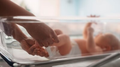 La joven madre usó unas tijeras para el ataque