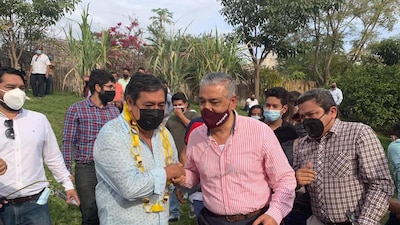 Félix Salgado compartió el festejo con amigos y conocidos del lugar