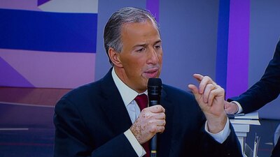 También le sugirieron mover las manos y caminar más lento para proyectar más seguridad