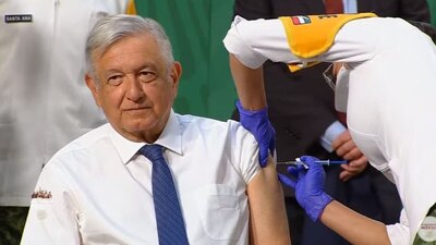 El mandatario se vacunó este 20 de abril con la dosis de AstraZeneca