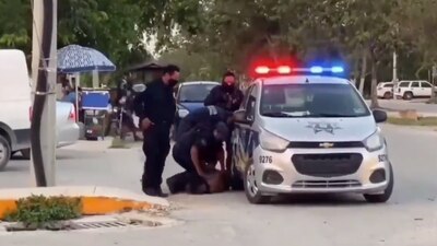 Los policías involucrados en el homicidio de la mujer detenida ya son investigados, informó la Fiscalía estatal