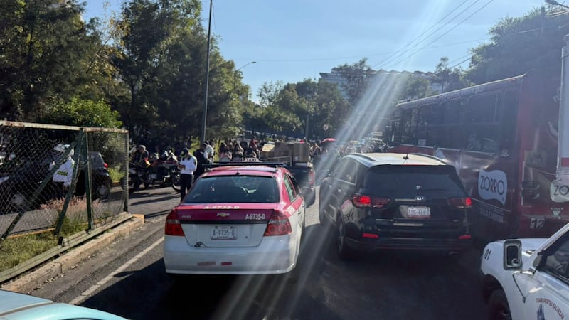 Bloquean estudiantes de la UPN la Picacho-Ajusco; exigen presencia de la rectora