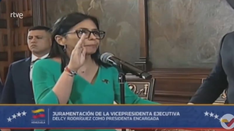 Delcy Rodríguez toma protesta como nueva presidenta de Venezuela tras captura de Maduro