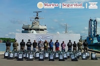 Marina asegura más de una tonelada de cocaína en costas de Oaxaca, valuada en casi 300 mdp