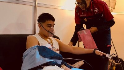 El cantante, conocido por sus letras atrevidas, conquistó al público con un espectáculo inolvidable en el Flow Fest