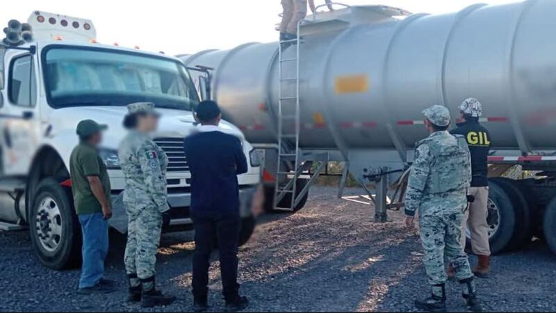 Incautan más de 130 mil litros de combustibles y 4 tractocamiones en Querétaro