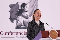 Sheinbaum pide más argumentos a calificadora Moody's tras reducir calificación