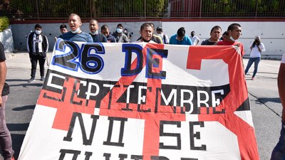 Los padres de los normalistas de Ayotzinapa siguen pidiendo justicia