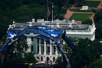 Juez da la razón a Trump para organizar peleas de la UFC en el jardín de la Casa Blanca