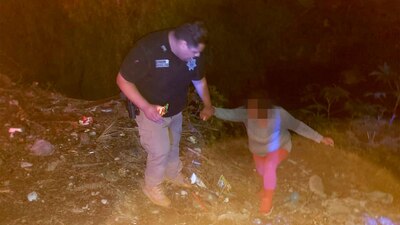 Los elementos de seguridad municipal auxiliaron a la joven