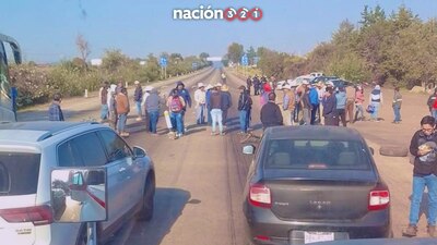 Desde las 9:30 los manifestantes se apostaron sobre los carriles que se dirigen al estado de Querétaro