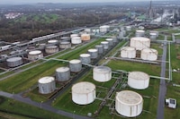 Países ricos liberarán reservas de petróleo para quitar presión al precio global de combustibles