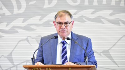 Explicó que tras haber perdido un partido de beisbol "El Chueco" inició actos violentos