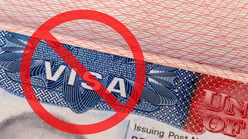 Estados Unidos suspende la emisión de visas para 75 países