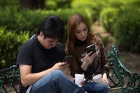 ¿Quieres saber si tu pareja espía tu teléfono? Aquí te lo decimos