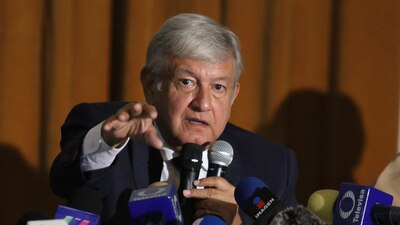 AMLO dijo que será una consulta lo que defina el destino de la terminal aérea
