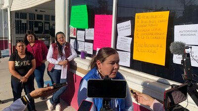 Las trabajadoras pidieron un alto al acoso y ser recibidas en las oficinas de la Ciudad de México, para exponer sus denuncias.