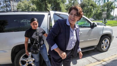 Los  descuentos 'voluntarios' fueron hechos para realizar aportaciones a la coordinadora de giras de Delfina Gómez