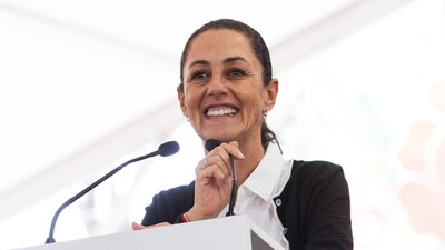 La jefa de Gobierno de la CDMX aseguró estar contenta con su nueva relación