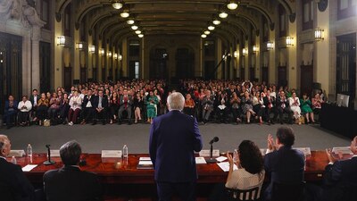AMLO destacó el trabajo de diputados y senadores