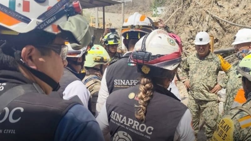 Dan de alta a trabajador que estuvo atrapado más de 130 horas en la mina Santa Fe, en Sinaloa