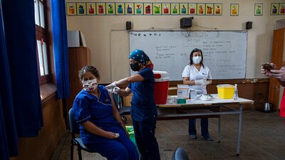 En 9 días, las autoridades sanitarias de Chile han vacunado a 2 millones de personas