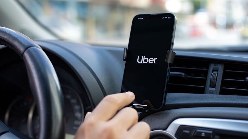 Chofer de Uber salva a adolescente, víctima de agresión sexual, en Guanajuato