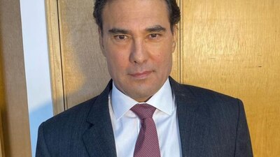 El actor dijo que el presidente de México apoya el gobierno de los que "hambrean" al pueblo