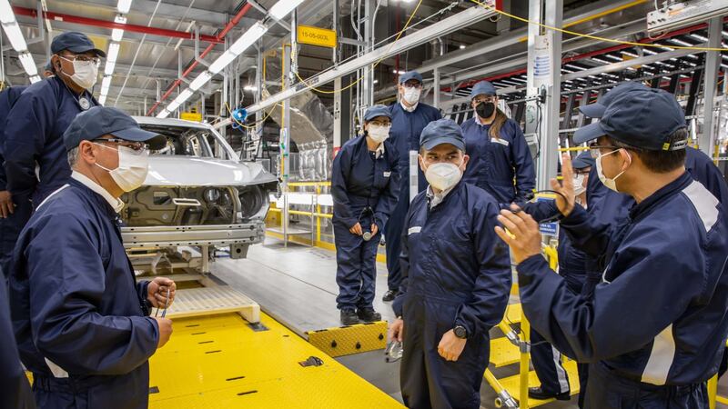 Descarta Ebrard que General Motors se vaya de México