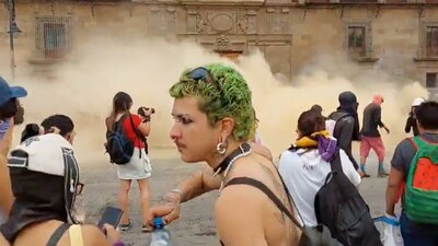 Los manifestantes fueron encapsulados y dispersados con gases