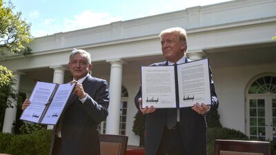 Ambos mandatarios firmaron la entrada en vigor del nuevo tratado entre Estados Unidos, Canadá y México