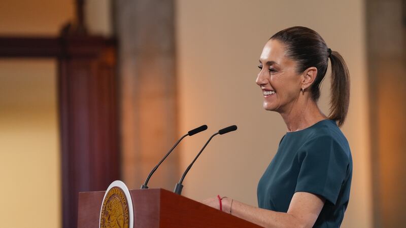 Sheinbaum responde a plantón de maestros en el Zócalo: ‘Está abierta la mesa de diálogo’