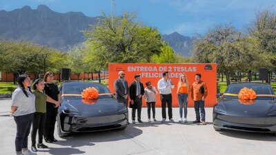 Pese a todo, el alcalde Jesús Nava presumió fotos y videos de la presunta entrega