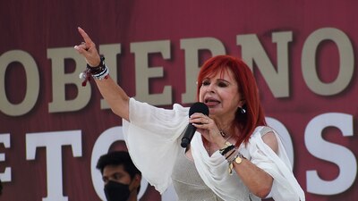 En pleno evento público con estudiantes, llamó traidores a la patria a opositores y les recordó a su madre.