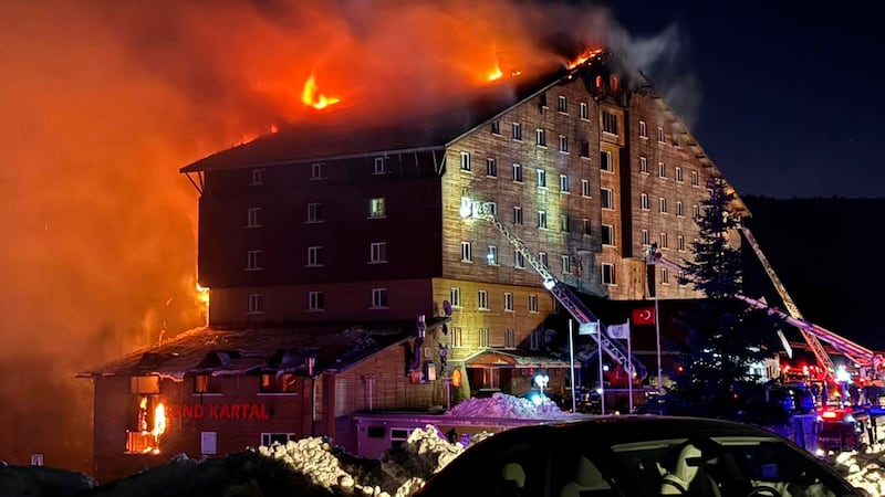 ¡Tragedia! Incendio en hotel de Turquía deja al menos 66 muertos y 51 heridos