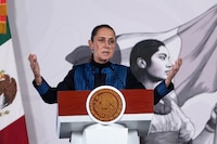 La presidenta remueve al gobernador
