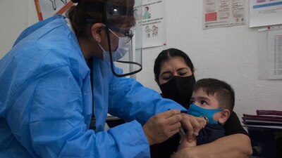 Los menores de 12 a 17 años recibirán la dosis de Pfizer/BioNTec por ser la única aprobada para dichas edades