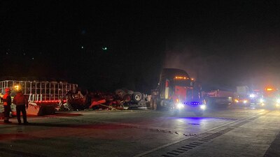 De acuerdo con los primeros informes el conductor perdió el control y chocó