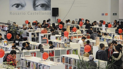 El Fondo de Cultura Económica también busca acabar con los lujos