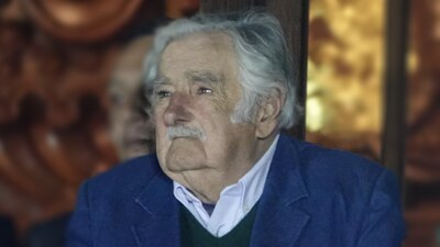 El expresidente se mostró emocionado por volver a estar entre la mulitud