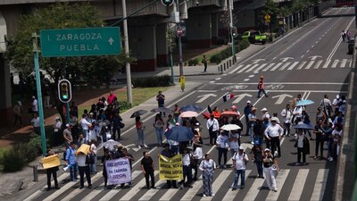 Estudiantes bloquearon Viaducto Río de la Piedad en ambos sentidos
