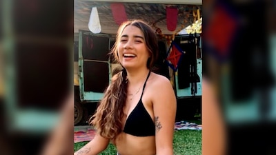 La estudiante tiene cabello castaño, ojos color café, 1.53 metros de estatura, peso aproximado de 50 kilos