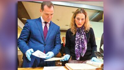 Olegario Vázquez Aldir y Beatriz Gutiérrez Müller firmaron el convenio de colaboración