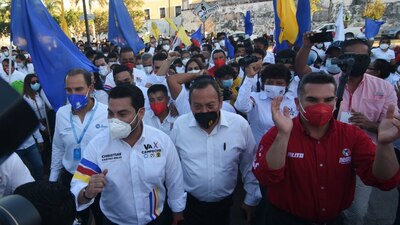 Cristian Castro Bello, Jesús Zambrano y Alejandro Moreno en Campeche